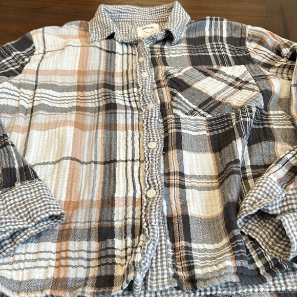 Aerie soft button up, size small - Picture 3 of 3